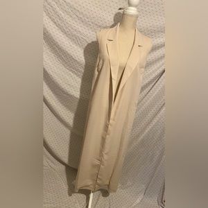 Beige/Cream cute vest